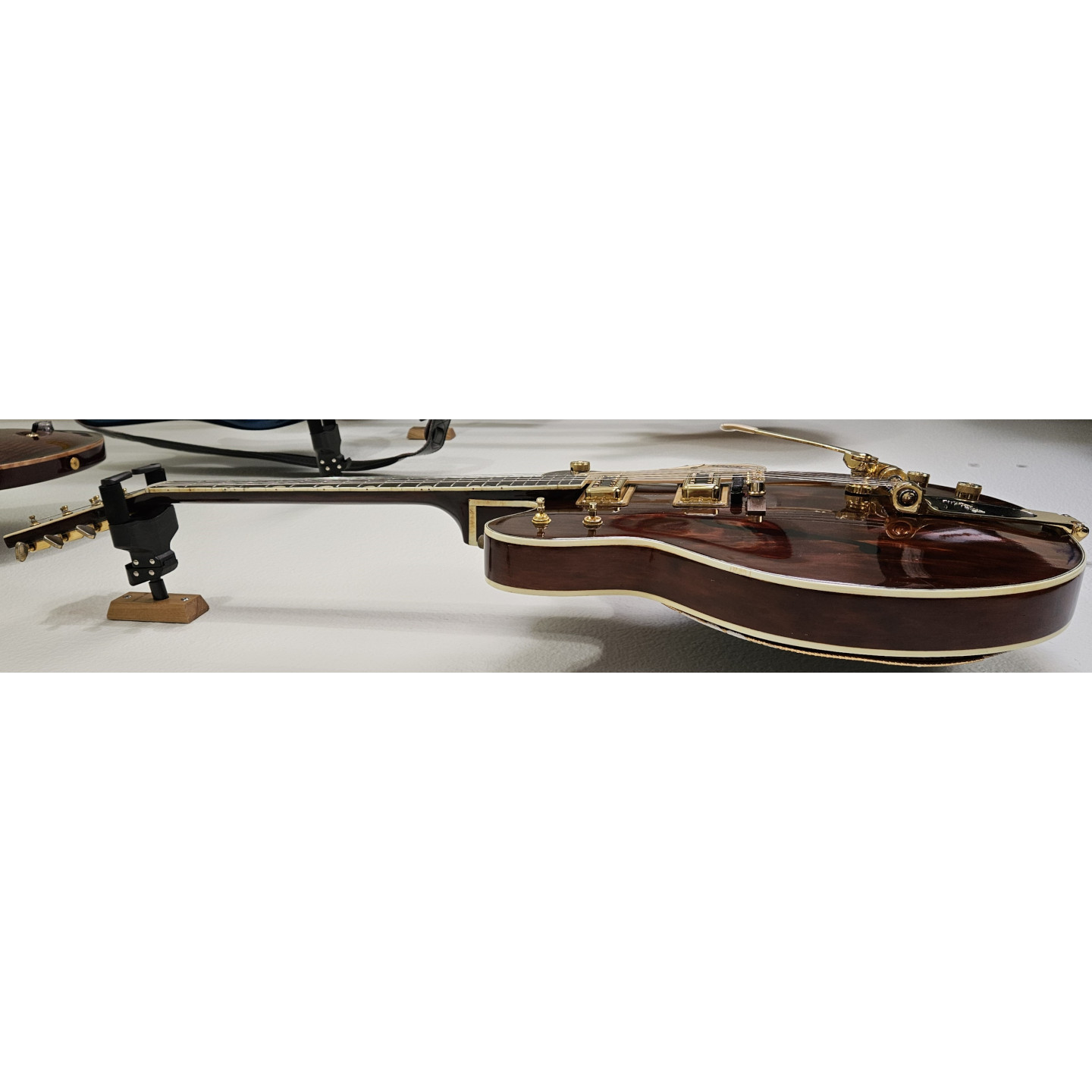 1967 Gretsch 6122 Chet Atkins Country Gentleman Walnut Brown Vintage Electric Guitar