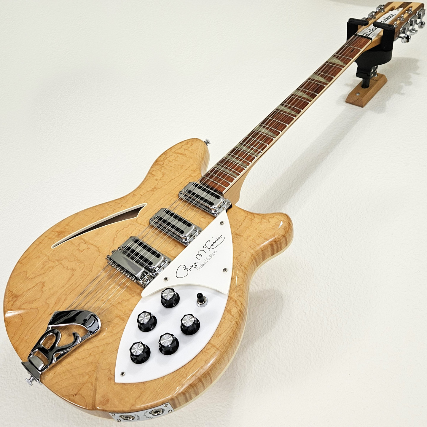 1988 Rickenbacker 370/12RM Roger Mcguinn Limited Edition Byrd 12-String Mapleglo Vintage Electric Guitar