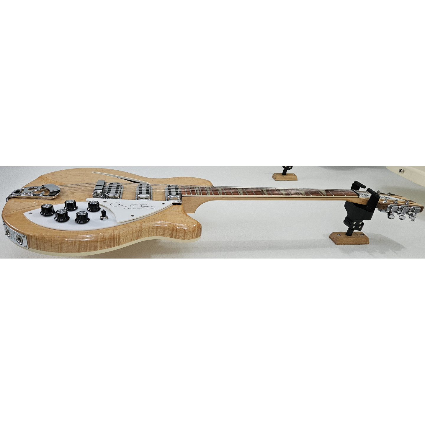 1988 Rickenbacker 370/12RM Roger Mcguinn Limited Edition Byrd 12-String Mapleglo Vintage Electric Guitar