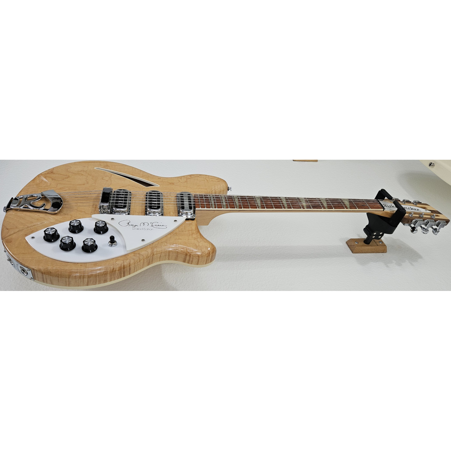 1988 Rickenbacker 370/12RM Roger Mcguinn Limited Edition Byrd 12-String Mapleglo Vintage Electric Guitar