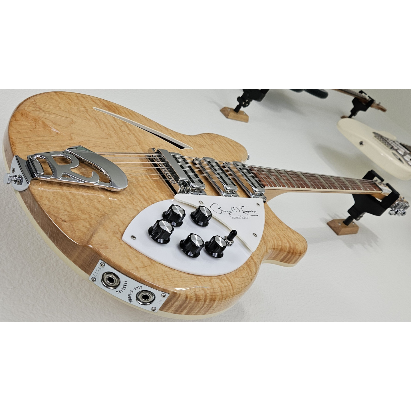 1988 Rickenbacker 370/12RM Roger Mcguinn Limited Edition Byrd 12-String Mapleglo Vintage Electric Guitar