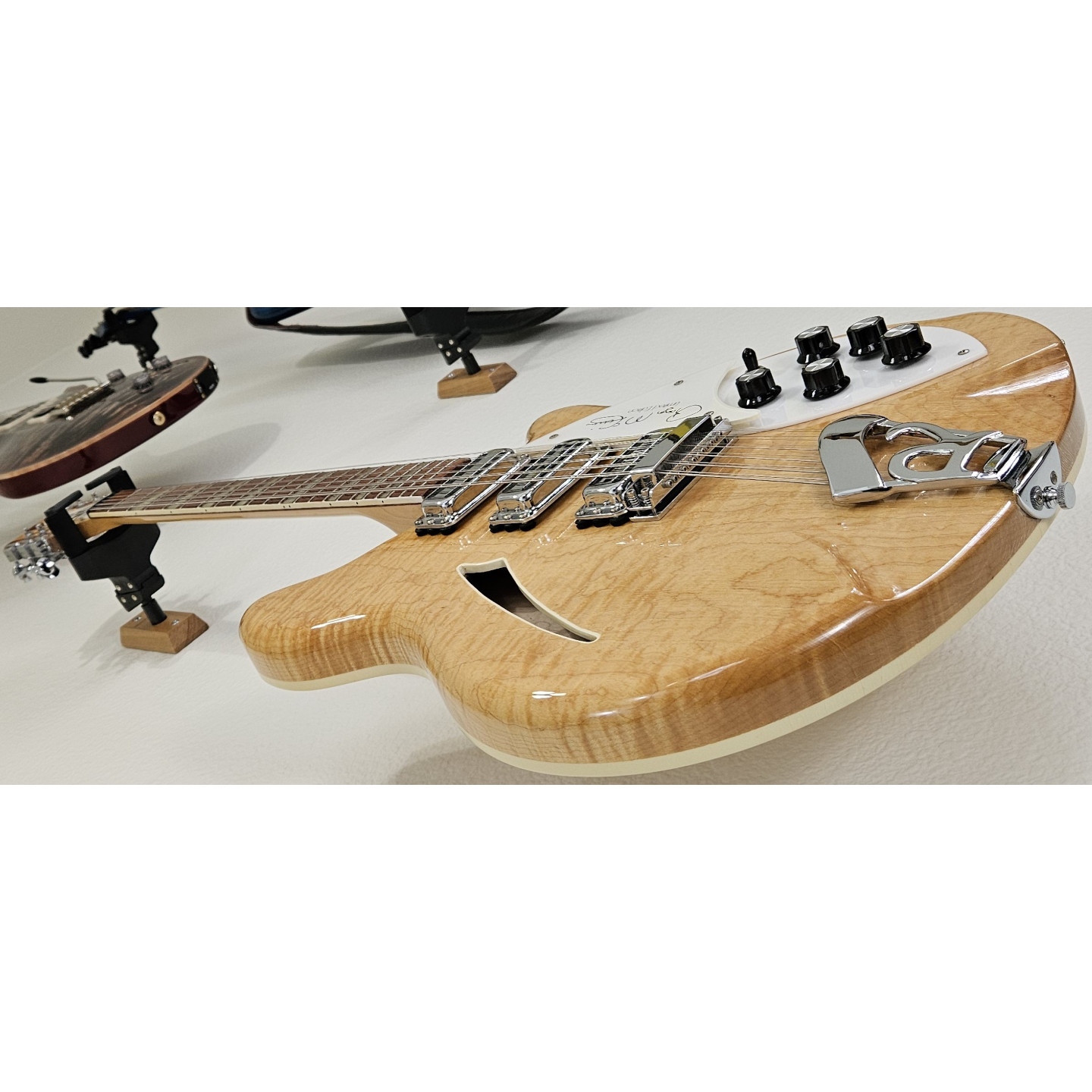 1988 Rickenbacker 370/12RM Roger Mcguinn Limited Edition Byrd 12-String Mapleglo Vintage Electric Guitar