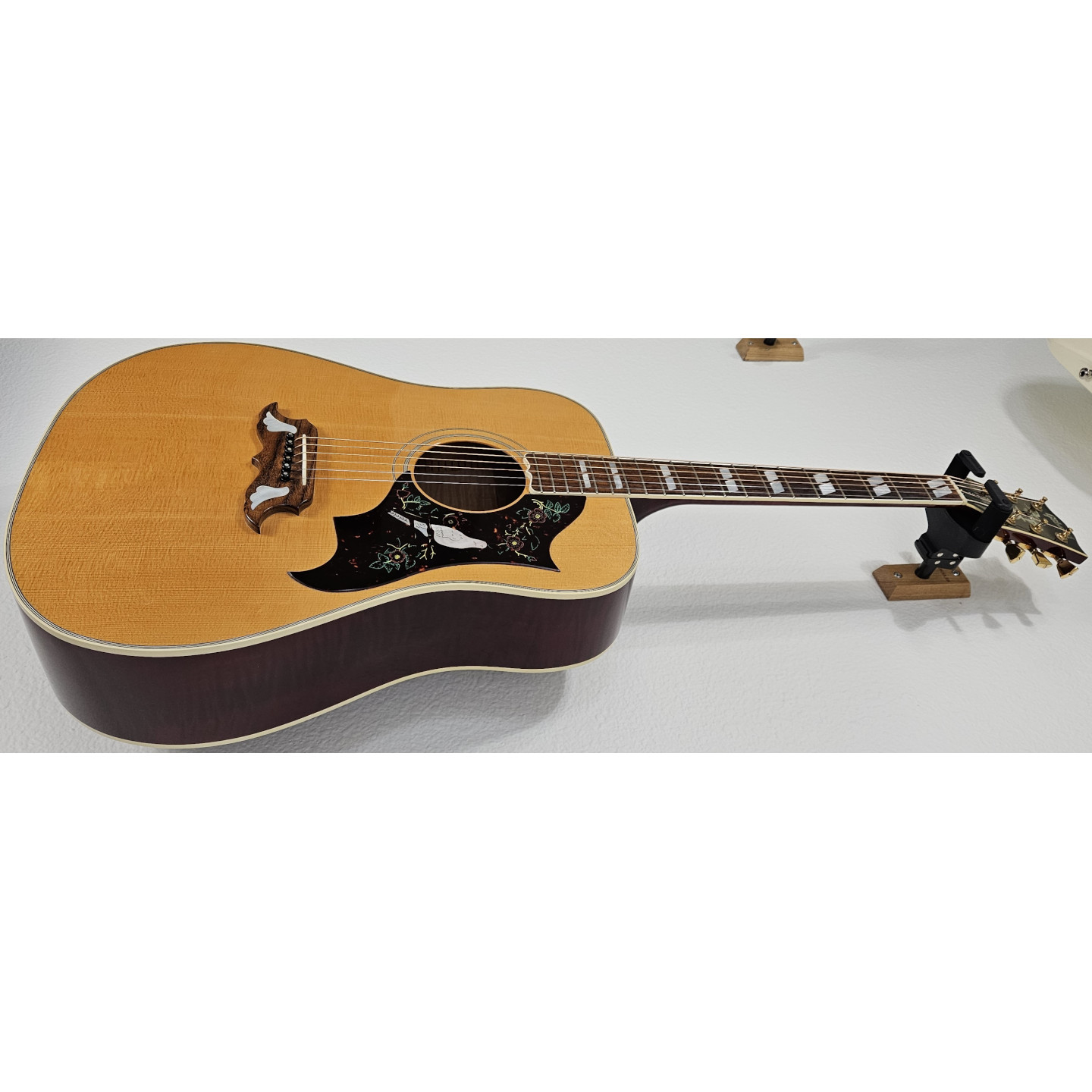 1997 Gibson Custom Shop Dove In Flight Limited Edition Acoustic Guitar