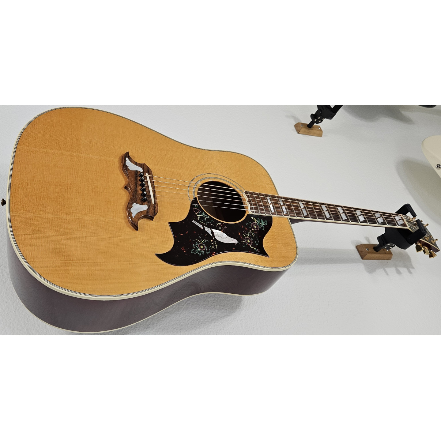 1997 Gibson Custom Shop Dove In Flight Limited Edition Acoustic Guitar