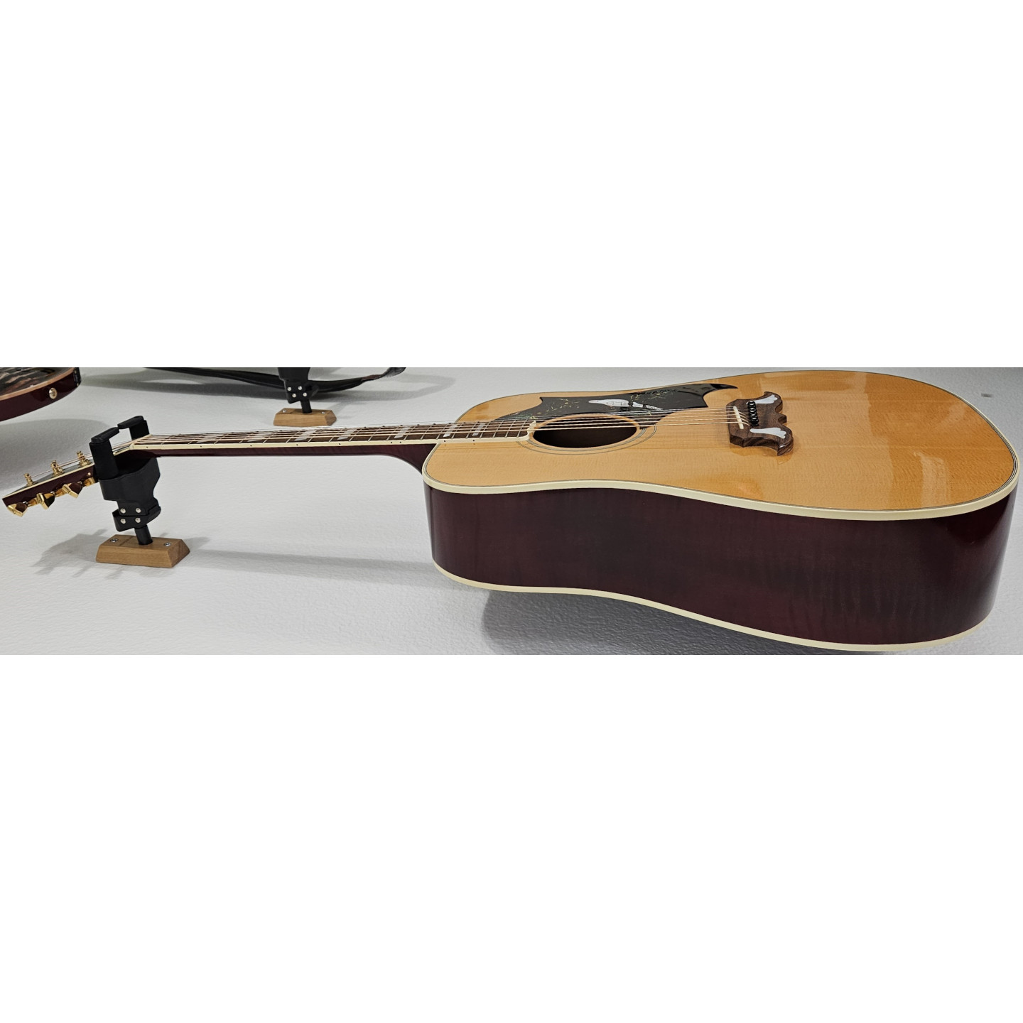 1997 Gibson Custom Shop Dove In Flight Limited Edition Acoustic Guitar