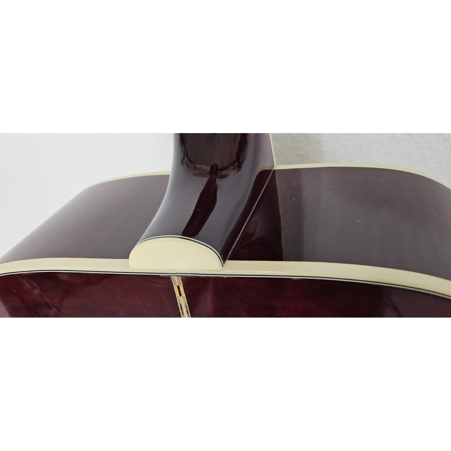1997 Gibson Custom Shop Dove In Flight Limited Edition Acoustic Guitar