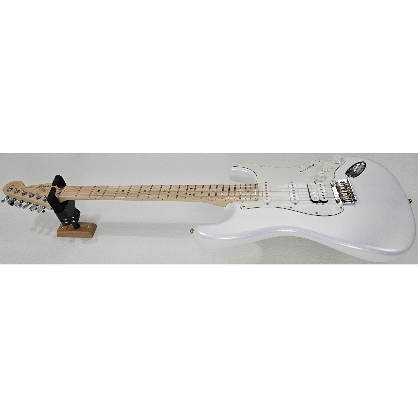 2023 Fender Juanes American Ultra Stratocaster Maple Fingerboard Luna White Electric Guitar