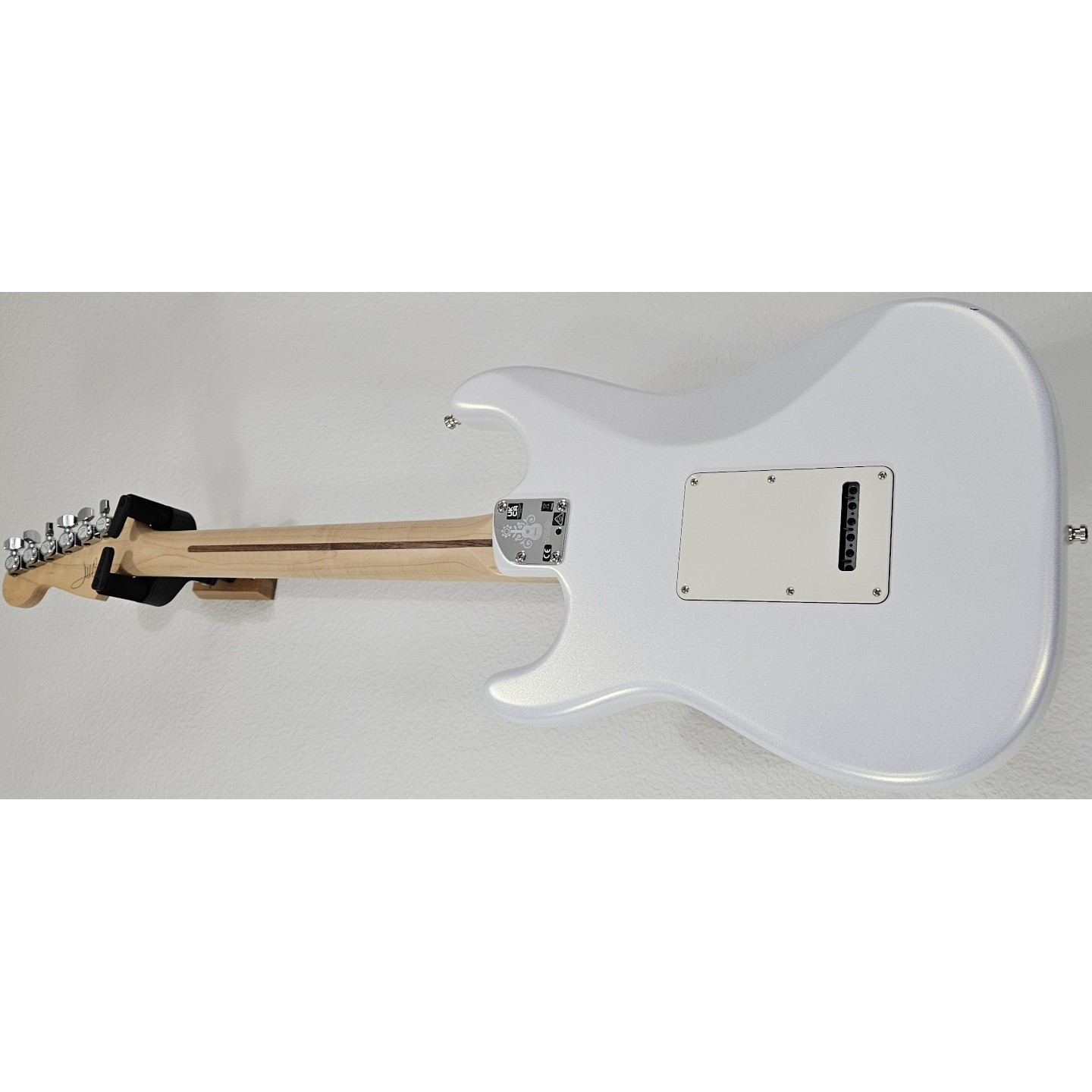 2023 Fender Juanes American Ultra Stratocaster Maple Fingerboard Luna White Electric Guitar