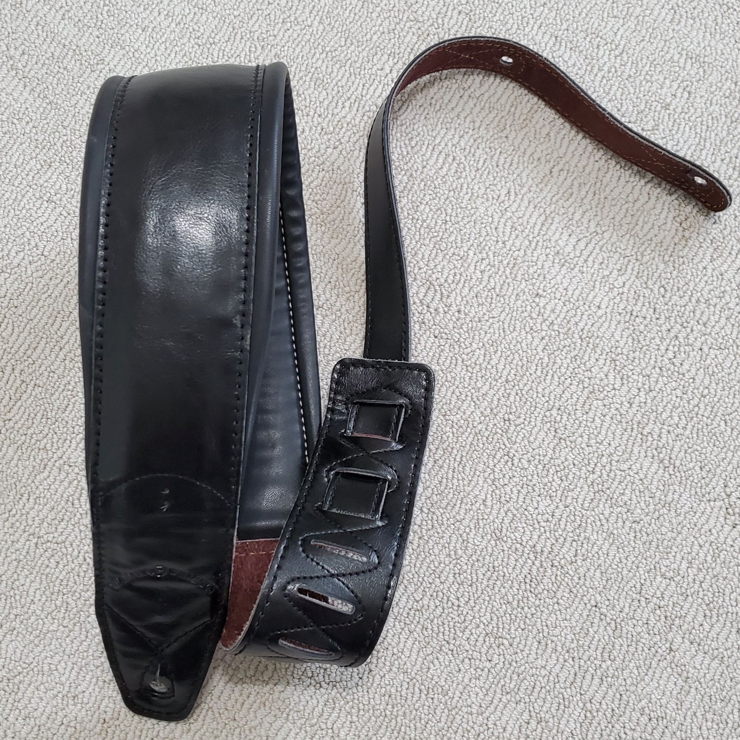 Walker & Williams Premium Leather Black Guitar Strap