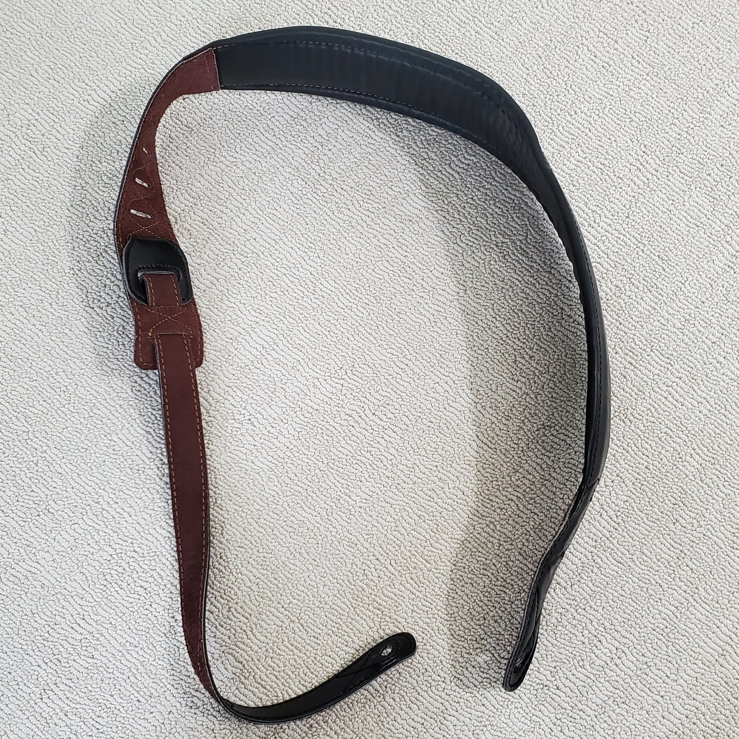Walker & Williams Premium Leather Black Guitar Strap