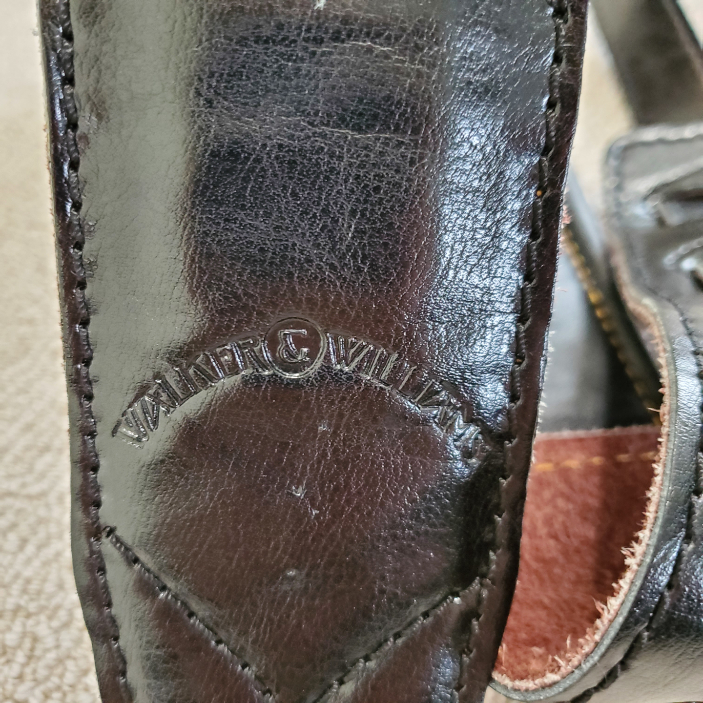 Walker & Williams Premium Leather Black Guitar Strap