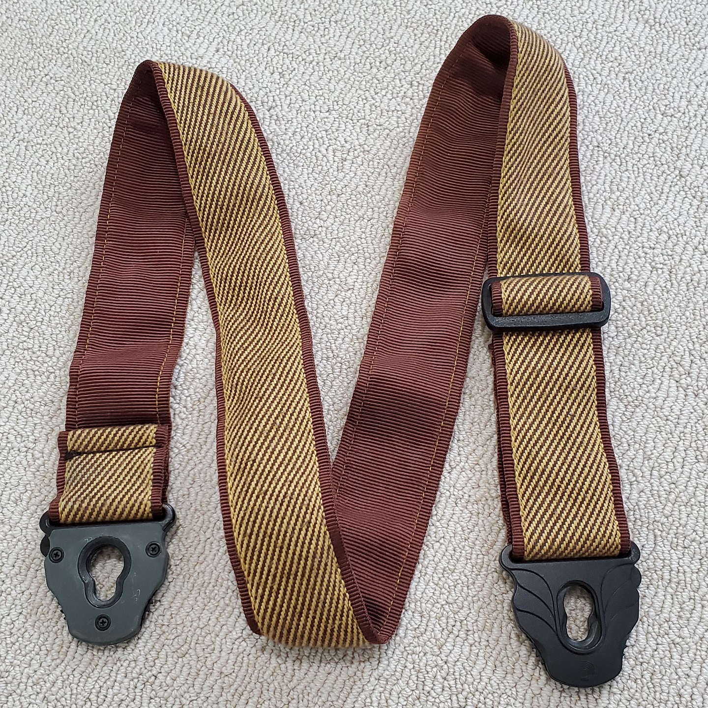 Daddario strap locks clearance